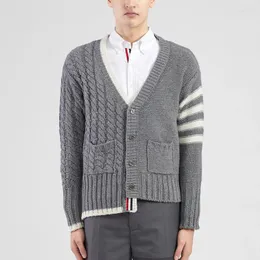 Männer Pullover Pullover 4-Bar Gestreifte Tops Herbst Winter Koreanische Trend Gestrickte V-ausschnitt Unregelmäßige Frauen Männer Strickjacke Mantel