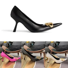 Yumuşak Buzağı Slingbacks Pompa Tasarımcı Ayakkabı Saçlı Ayak Parçası 8.5cm Esnek Topuklu Kadın Ayakkabılar Dötme Tasarım Ön Lüks Altın Donanım Slaytları Pompalar Üst Ayna Kalitesi