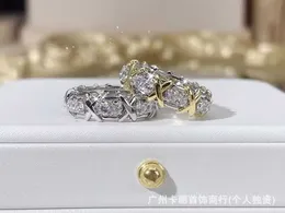 Varumärkes charm tff 16 Stone Cross Diamond Ring Instagram Par 18K Gold Premium Luxury and Exducite for Women with Logo