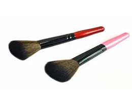 Kobiety pędzel w proszku rączka drewniana rączka kosmetyczna makijaż szczotka podkład pojedynczy miękki pędzel do makijażu narzędzia 1pc2930377