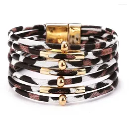 Charme pulseiras 2024 moda jóias retro multicamadas leopardo impressão pulseira de couro manguito pulseira ímã fivela para mulheres