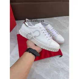 2024 feragamo Designer Mens Luxury Business Dress Leather Shoes ferra Trainers Womens Sneakers Casual Chaussures Luxe Espadrilles Scarpe Firmate 27YJ