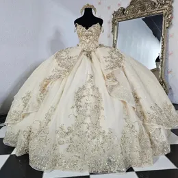 가벼운 샴페인 Quinceanera Dresses 2024 오프 어깨 레이스 아플리크 얇은 명주 그물 가운 생일 파티 달콤한 16 vestidos de 15 anos