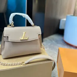 Lockme Ever Cross Body Bags WOMEN Medium Cowhide Genuine Leather Stitching Color Handbags Silver Turn Lock Fashion Bag280L