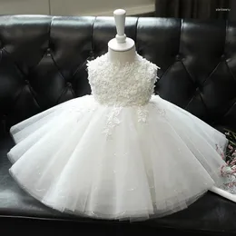 Abiti da ragazza 2024 Vestito da ragazza per bambini Festa da principessa in pizzo Tulle Bianco Paese Battesimo Battesimo Abito da ballo 1 ° compleanno per bambini