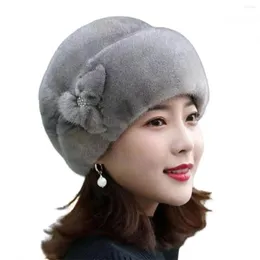 Berretti autunno e inverno imitazione lana trifoglio tipo fiore moda calda protezione orecchio cappello berretto stile madre