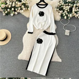レディースツーピースドレスエレガントなニットセットセーター+ドレスデザイン長袖プルオーバーエラスティックウエストスカートファッションホワイトセータースーツドレス