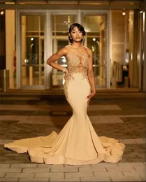2024 Sexy Black Girls Gold Mermaid Prom Dresses Illusion Bodice Sheer Neck Sleeveless Beaded Rhinestones Appliques Long Evening Party Gowns