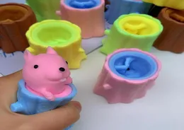 Squeeze Rubber Eichhörnchen Tasse Kinderspielzeug Böser Baumstumpf Eiche Niedlicher Miniatur-Teleskop-Stifthalter Spiel Geschenk2404386