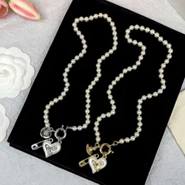 Designer Viviennes Westwoods Vivenne Westwoods jewelry High Version Empress Dowagers Necklace with Threedimensional Love Saturn Pin Pearl Necklace Fashionable