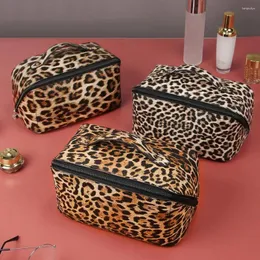 Cosmetic Bags Great Female Makeup Bag Large Opening Soft Texture INS Leopard Print Travel Make-up