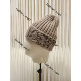 Loweve Cap Loevwe Hat Loewe Hat Caps M13 Fashion Wool Knitted Hat for Women Designer Cap Beanie Cap Winter Cashmere Lowewe Woven Warm Hat for Men Birth Bucket Hat 524