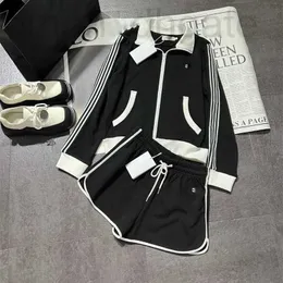 Herrspårets designer 2024 Tidig vår Ny Nanyou CE -broderi Färgkontrastpanel Flip Collar Zipper Jacket+Shorts Casual Sports Set 847k