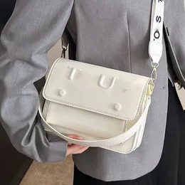 Bolsa de designer bolsa crossbody bolsa de ombro elegante versátil bolsa de couro de alta qualidade nas axilas bolsa de nicho clássica feminina bolsa quadrada de corpo cruzado carteira