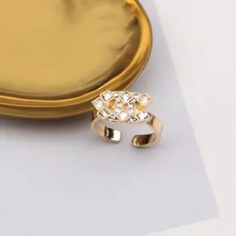 Moda designer anéis jóias mulher clássico duplo carta anel strass homens e mulheres amantes anel