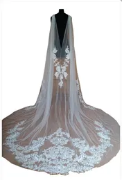 2018 Mantello da sposa con scialle da sposa Mantello Bolero Giacca di pizzo Avvolge Bianco Avorio Coprispalle Cattedrale Treno 3M Velo lungo1460315