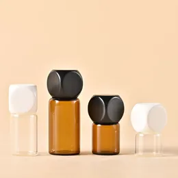 Yeni 2000pcs 1ml 2ml 3ml 5ml 5ml kehribar tansparent cam şişeler İletişim Yağı Parfüm için Siyah Beyaz Kapaklar ile Örnek Flakonları