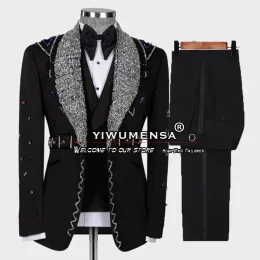 Abiti da uomo su misura Abiti da sposa per uomo Skinny Luxury Prom Party Dress Argento con perline Risvolto Blazer Gilet Pantaloni 3 pezzi Smoking dello sposo