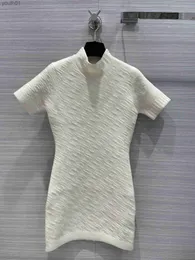 Podstawowe sukienki zwykłe Designer Sukienki Seksowne sukienki wytłaczona 3D ulga High Qualiy Ubrania Akademia Eleganckie spódnice Ubranie Casual Lady Spódnica 240302