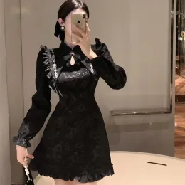 Klänningar kinesisk stil retro långärmad svart jacquard cheongsam sjöjungfru klänning kvinnor mini vestido de mujer mode ihålig sexig ruffle