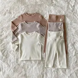 ベビーソリッドロングスリーブ服セット幼児綿パジャマトップハイウエストパンツ2pcsスーツスプリングコットン幼児服240226