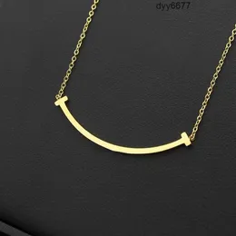 Pendant Necklaces Tiffanyise Classic Smile Pendant Necklace for Women Brand Charm Titanium Steel Designer Necklace 18k Gold Luxury Jewelry Wit Cjt1