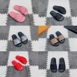 Designer-Kinder-Slipper mit Buchstaben-Ausschnitt, Sandalen, Jungen und Mädchen, G-Buchstabe, Gummi, ausgehöhlte Slide-Sandale, Blumenmuster, Sommerschuhe, Strand, flache Pool-Slides, Kinder-Flip-Flops, Sliders