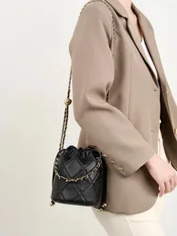 Akşam çantaları moda mini kova crossbody forwomen lüks tasarımcı omuz mesajları kadın zincirler çantalar ve çanta