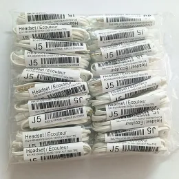 Kulaklıklar 20 PCS J5 3.5mm Kablolu Kablolu Kulaklık Kulak Kulaklığı Samsung Galaxy S4 için MIC ile Akıllı Telefon Yüksek Kaliteli Kulaklık