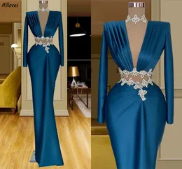 Vintage Dark Blue Dubai Arabic Prom Dresses Sexig V Neck Långärmar Kvinnor Formell ocasion Kvällsklänningar med strassbälte veckade satin Vestidos de Fiesta CL3347