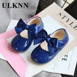 Outdoor Ulknn Baby Girls Cute Bow Mehrzweckschuhe 2023 Neue koreanische Version Prinzessin Shoesyle Ledertanzschuhe