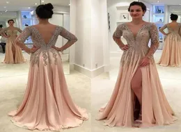 2022 Champagne sexy abiti per la madre della sposa scollo a V profondo perline maniche lunghe in cristallo backless chiffon spacco laterale lunghezza del pavimento Ev5751216