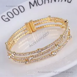 braccialetto di gioielli firmati per braccialetti singoli Bracciale placcato in oro Personalizzato multistrato con perforazione completa Aperture incrociate Orologi di design d'amore Bracciale per orologio da donna