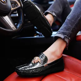 Men Business Formal PU Hand Sewn Snake Skin Texture Comfortable and Breathable Square Toe Hooded Casual Shoes