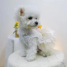 Cão vestuário pet vestido com decoração de flores de alta qualidade tecido filhote de cachorro roupa respirável princesa 3d para a primavera