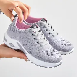 Gai Running Shoe Designer Women's Running Shoes Women's Flat in bianco e nero 06589