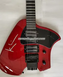 في Stock Steve Klein Signature Trans Red Headless Guitar Mahogany Mahogany Body Arm Arm Tremolo Bridge Bar و Backguard Black و HSH Pickups و Black Hardware