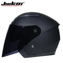 Motorcykelhjälm manlig kvinnlig fyra säsonger Capacete para motocicleta cascos para moto dubbel lins racing halva hjälmarna 240301