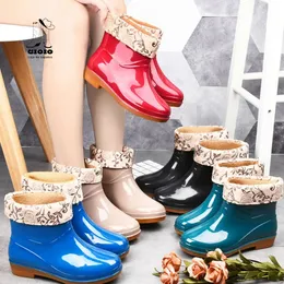 Short Rain Boots Women Round Toe Non-slip Rain Shoes Rubber Boots Garden Galoshes Slip-on Soft Bottom Rainboots Drop 240228