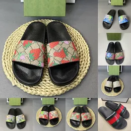 2024 Tasarımcı Sandalet Moda Lüks Ünlü Kadınlar Erkek Sandale Flats Kauçuk Çilek Çizgili Çiçek Deri Slaytlar Siyah Kırmızı Yeşil Ev Açık Terlik