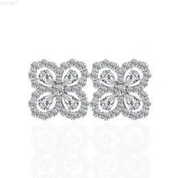 Blomma kluster VVS Diamond Moissanite örhängen för kvinnor 18k guld lyxörhängen julpresent gåva