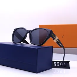 Wayfarer Frame 2024 Vintage Sunglasses Glasses Frames処方デザイナーの女性のための女性ケースサングラスの女性アイウェアアクセサリー5504