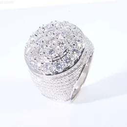 Xingguang high-end smycken Mens Ring 10k Solid White Gold Handmade Insert VVS D Color Moissanite Ring for Hip Hop Rapper