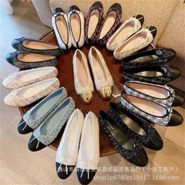 Sportskor 2024 Xiaoxiang Ballet Shoes Four Seasons Classic Series Complete Colors Fårskinn Inre foder High End Set Set