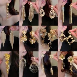 바늘 꽃 나비 넥타이 금속 음절 과장된 귀걸이 여성을위한 작고 창의적인 새로운 귀걸이
