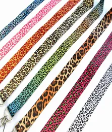 Totalmente novo 20 pçs popular leopardo impressão animal design cordão do telefone móvel chaveiro cartão de identificação pendurar corda estilingue pescoço cinta pend6569213