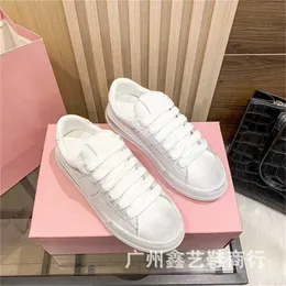 신발 2024 Miao Round Head Little White for Womens Spring Spring Autumn New Leather Sports 및 Casual Lace Up Flat Sole Board Half Trailer Fashion Shoes