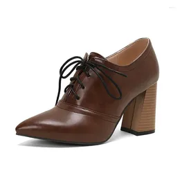 حذاء اللباس العاري أحذية النساء عالية الكعب الربيع الجوارب الأزياء الدانتيل حتى الكاحل المدببة إصبع القدم مضخات WSH5042