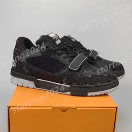 Liebhaber von Luxus-Designer-Freizeitschuhen mit geprägtem Trainer-Sneaker, dreifach weiß, rosa, himmelblau, schwarz, grün, gelb, Denim, niedrig, Herren-Sneaker, Damen-Trainer, EUR 36–45, S34