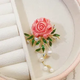 Broscher festliga gåvor lyxiga temperament pärlor vintage hantverk rosa pion blommor brosch tillbehör av high-end stift kvinnor